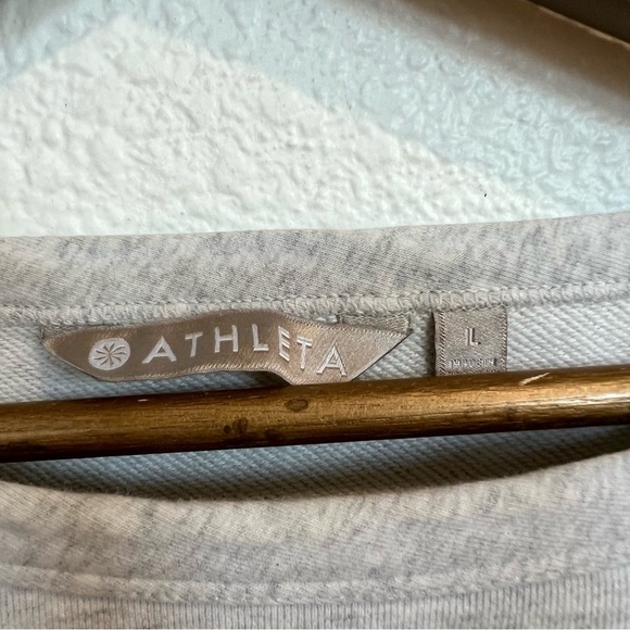 Athleta- Grey Cropped Crewneck Sweater Size L - Picture 2 of 5